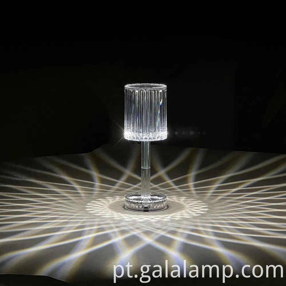 Lumbo de piso romântico elegante para ambiente aconchegante da sala de estar